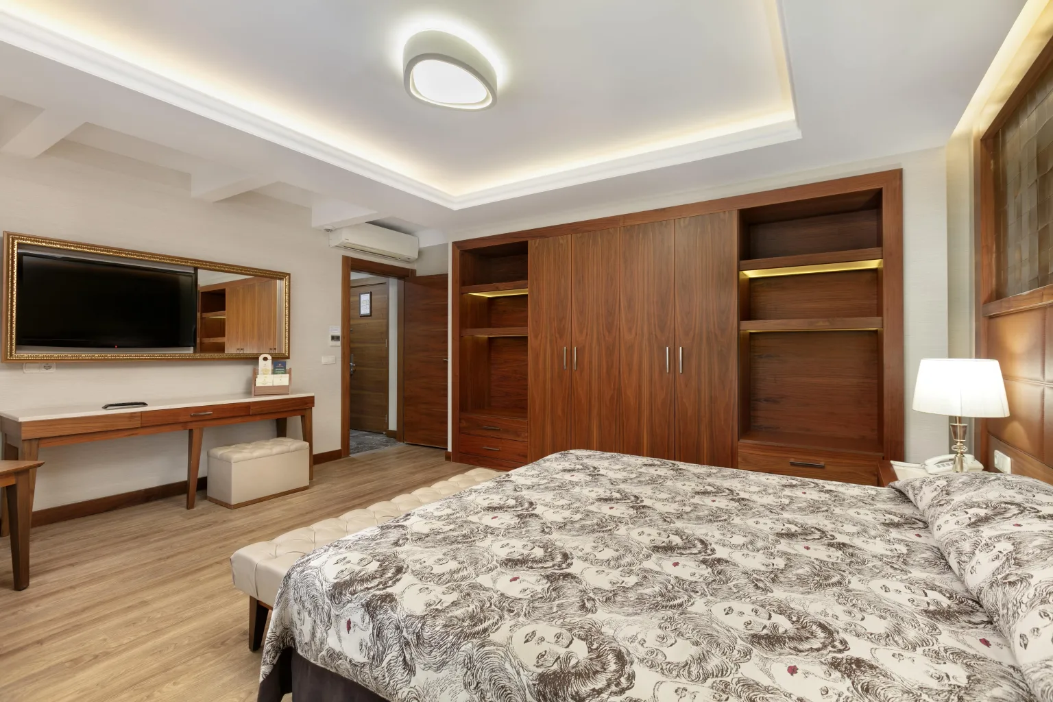 Garden Deluxe Suit Oda