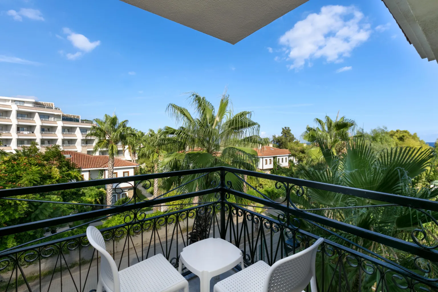 Garden Deluxe Suit Oda