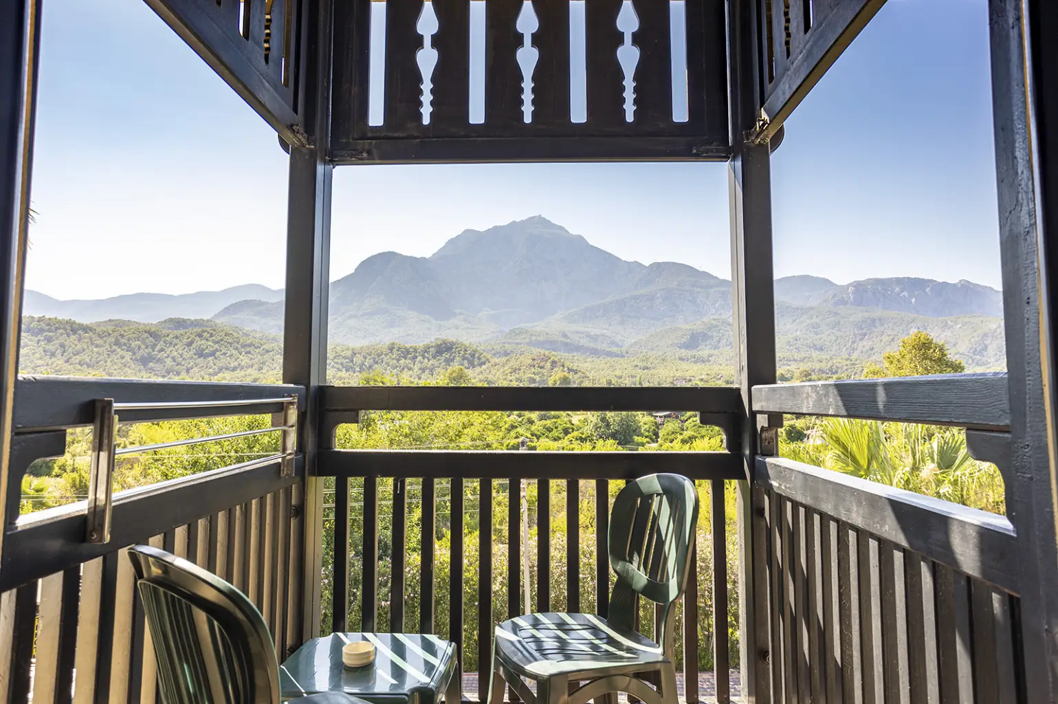 Comfort Standart Anabina Kara Manzaralı Oda