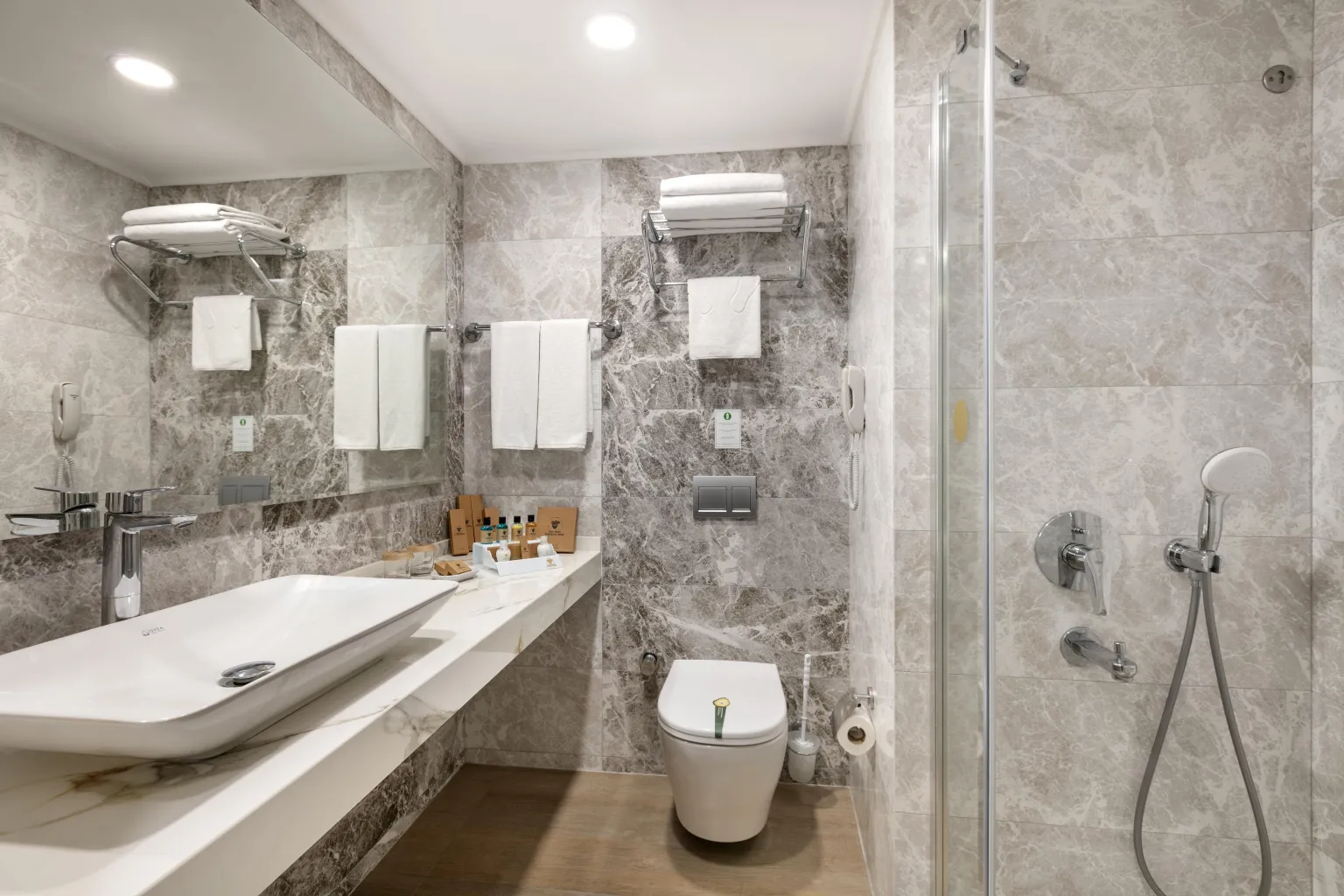 Comfort Anabina Aile Odası