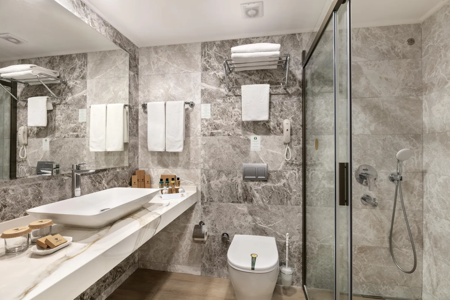 Comfort Anabina Aile Odası